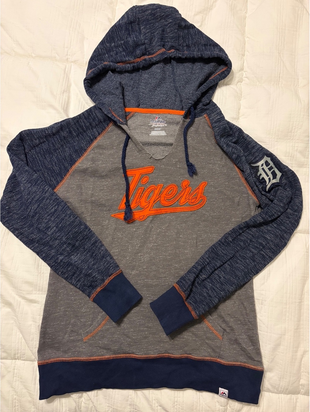 Women’s Detroit Tigers Hoodie Sweatshirt, Size Medium